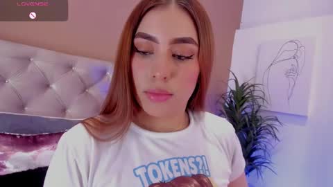 Lina  online show from February 6, 2:48 pm