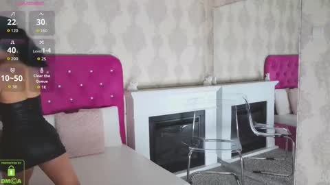 Snapshot of maddyspears chatting on November 10, 1:32 pm Maddy online show from November 10, 1:32 pm