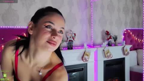 Snapshot of maddyspears chatting on December 4, 1:42 pm Maddy online show from December 4, 1:42 pm