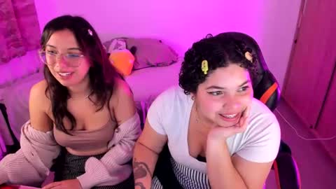 Snapshot of madelaine_taylor chatting on July 7, 11:20 pm madelaine_taylor online show from July 7, 11:20 pm