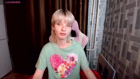 Snapshot of madelaines chatting on March 8, 10:35 pm madelaines online show from March 8, 10:35 pm