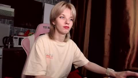 madelaines online show from May 28, 5:32 pm
