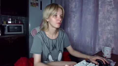 Snapshot of madelaines chatting on June 29, 10:32 pm madelaines online show from June 29, 10:32 pm