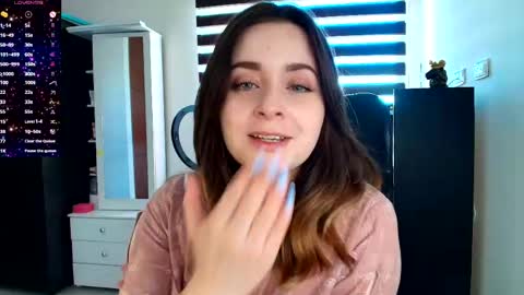 madelamee online show from May 23, 3:49 pm