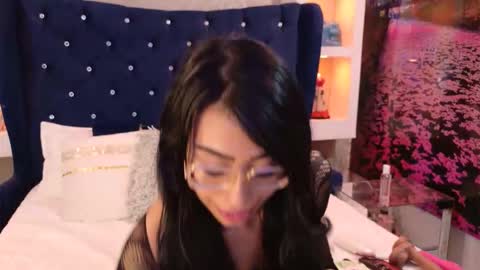 Snapshot of madele_hills chatting on April 8, 8:03 am Madelene hills online show from April 8, 8:03 am