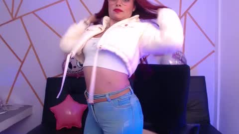 Snapshot of madeleine__18 chatting on March 18, 3:53 am madeleine__18 online show from March 18, 3:53 am