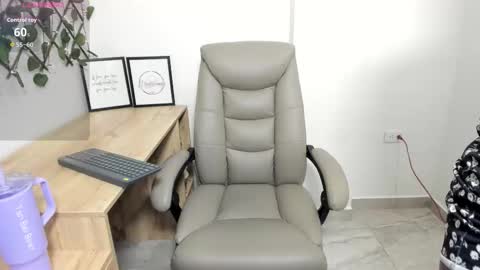 Madeleine  online show from November 27, 12:46 am