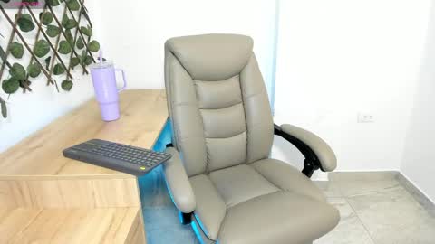 Madeleine  online show from April 25, 12:46 am