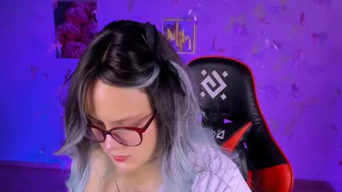 Snapshot of madeline_doll chatting on November 28, 5:10 am Madeline online show from November 28, 5:10 am