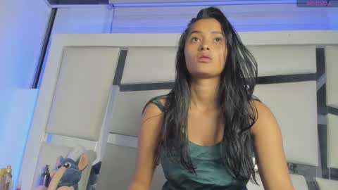 madeline_js online show from September 25, 4:05 am