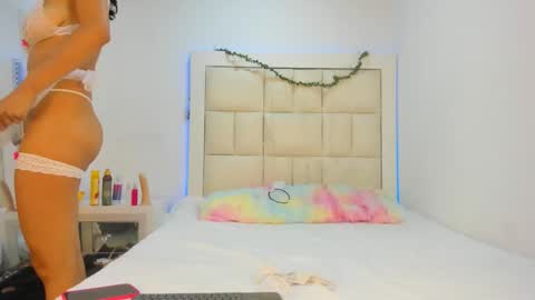 madeline_js online show from October 13, 4:45 am