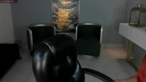 Snapshot of madelinefox_ chatting on April 3, 8:45 am Madeline online show from April 3, 8:45 am