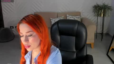 Snapshot of madelinefox_ chatting on April 20, 9:23 am Madeline online show from April 20, 9:23 am