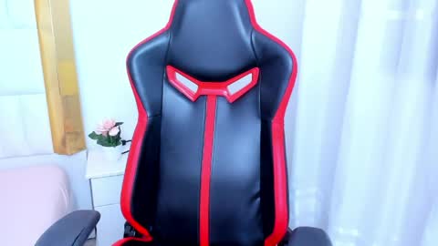 Snapshot of madelinejackson chatting on April 9, 1:05 am Madeline online show from April 9, 1:05 am