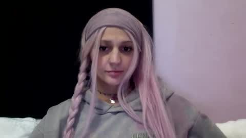 Snapshot of madelinevalentine chatting on February 1, 6:23 am madeline online show from February 1, 6:23 am