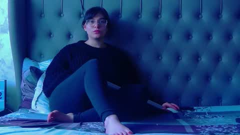 madelynvelure online show from March 23, 8:51 am