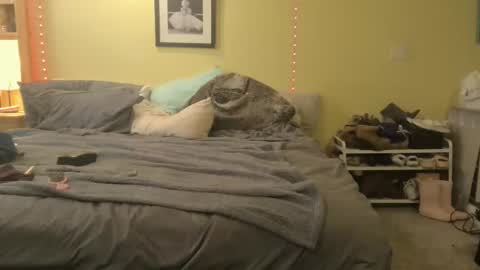 Madie Ray online show from April 7, 6:58 am