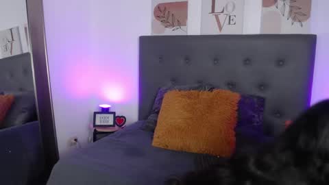 Madelein online show from March 25, 2:39 am