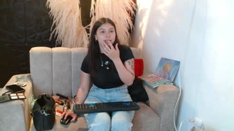 madison85535 online show from April 16, 2:29 pm