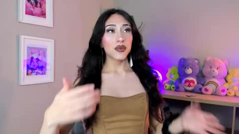 Snapshot of madison_rey__ chatting on November 25, 10:04 am madison_rey__ online show from November 25, 10:04 am