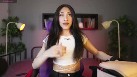 Snapshot of madison_rey__ chatting on December 1, 7:52 pm madison_rey__ online show from December 1, 7:52 pm