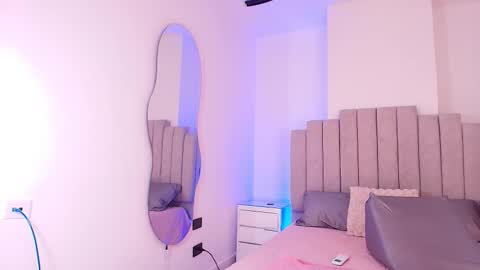 Snapshot of madison_stanfort chatting on March 20, 3:11 am Madison online show from March 20, 3:11 am