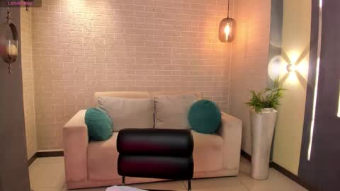 Snapshot of madisoncollinsx chatting on October 31, 7:48 pm Maddi Collins online show from October 31, 7:48 pm