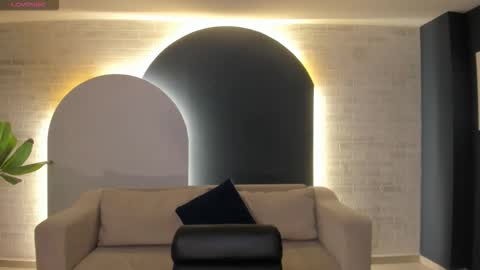 Maddi Collins online show from March 8, 11:14 am