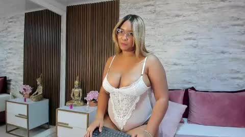 madisonhunterr_ online show from January 23, 2:02 am