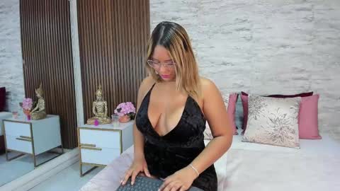 madisonhunterr_ online show from February 4, 7:22 pm
