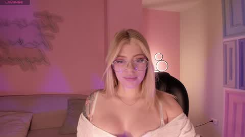 Madison Kane online show from May 19, 11:38 am