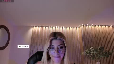 Madison Kane online show from June 15, 11:01 am