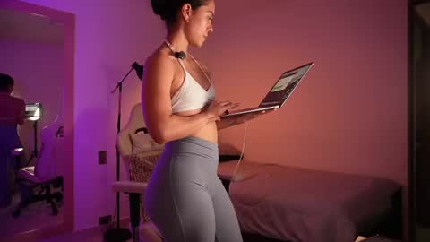 Snapshot of madisonlara chatting on June 24, 4:50 pm madisonlara online show from June 24, 4:50 pm