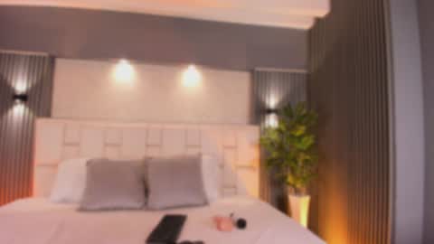 Snapshot of madisonlema chatting on June 20, 3:42 am Madison 3 online show from June 20, 3:42 am