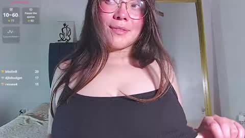 Snapshot of madisonrogers1 chatting on May 3, 8:31 am Madison Rogers online show from May 3, 8:31 am