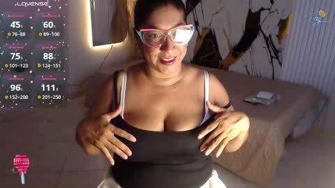 Snapshot of madisonx_ chatting on June 2, 8:44 pm Madison online show from June 2, 8:44 pm