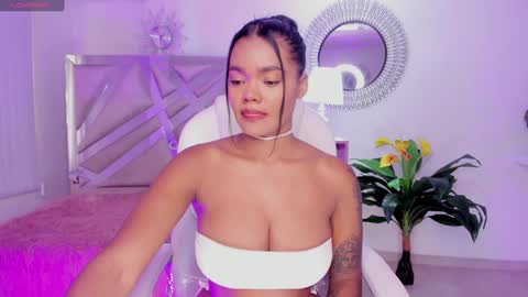 Madisson Davon online show from December 17, 2:00 pm