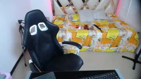 madisson_jones18 online show from July 23, 7:45 pm