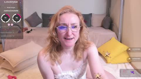 Snapshot of madissonkiss chatting on March 28, 12:43 am Madisson online show from March 28, 12:43 am