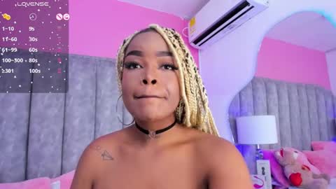 Madisson Lopez online show from December 22, 9:09 pm