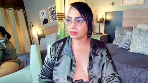 MADISSOONE  online show from May 31, 1:25 am