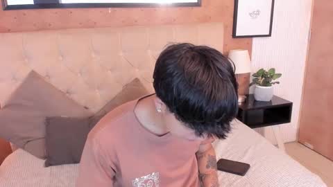 Snapshot of madness_savage chatting on March 17, 11:24 am Matthew online show from March 17, 11:24 am