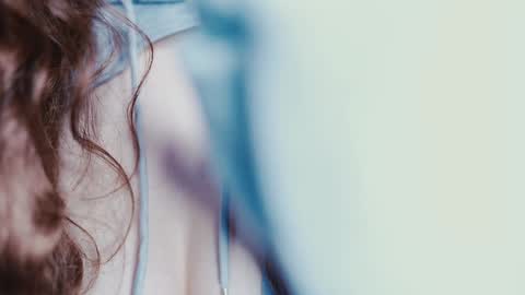 Snapshot of madnessalise chatting on February 19, 8:27 pm Alice online show from February 19, 8:27 pm