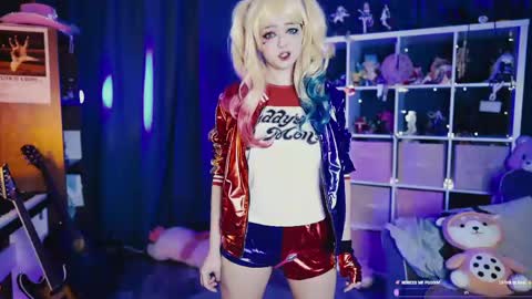 Snapshot of madnessalise chatting on March 28, 7:46 pm Alice online show from March 28, 7:46 pm