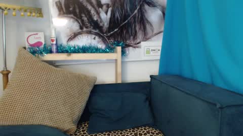 Elizabeth online show from January 15, 1:45 am