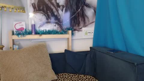 Elizabeth online show from February 24, 1:24 am