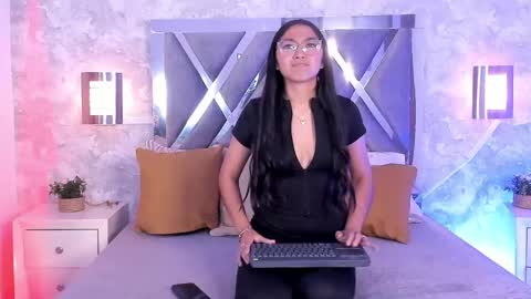 Snapshot of mady_roa chatting on May 26, 3:35 am Mady Roa online show from May 26, 3:35 am