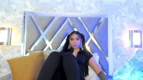 Snapshot of mady_roa chatting on May 30, 3:53 pm Mady Roa online show from May 30, 3:53 pm