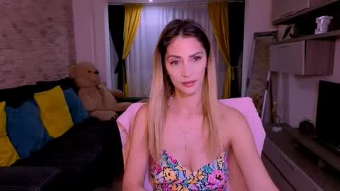 Madye Roberts online show from March 23, 10:25 pm