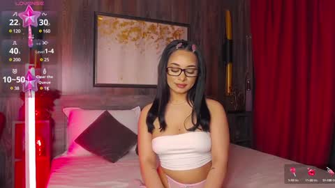 MadyLuxx online show from January 18, 8:30 pm